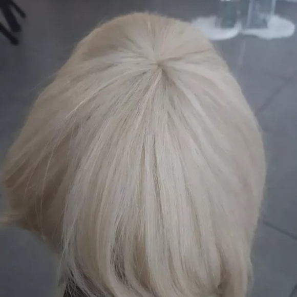 New! Blond wig! - Picture 2 of 3